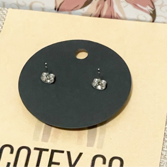 3 for $10 🛍️ Cotey Co. Handmade Sparkling Acrylic Star Shaped Stud Earrings NWT - Picture 2 of 4